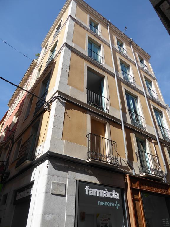 Apoteka * Figueras